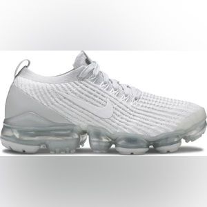 White Nike Vapormax
